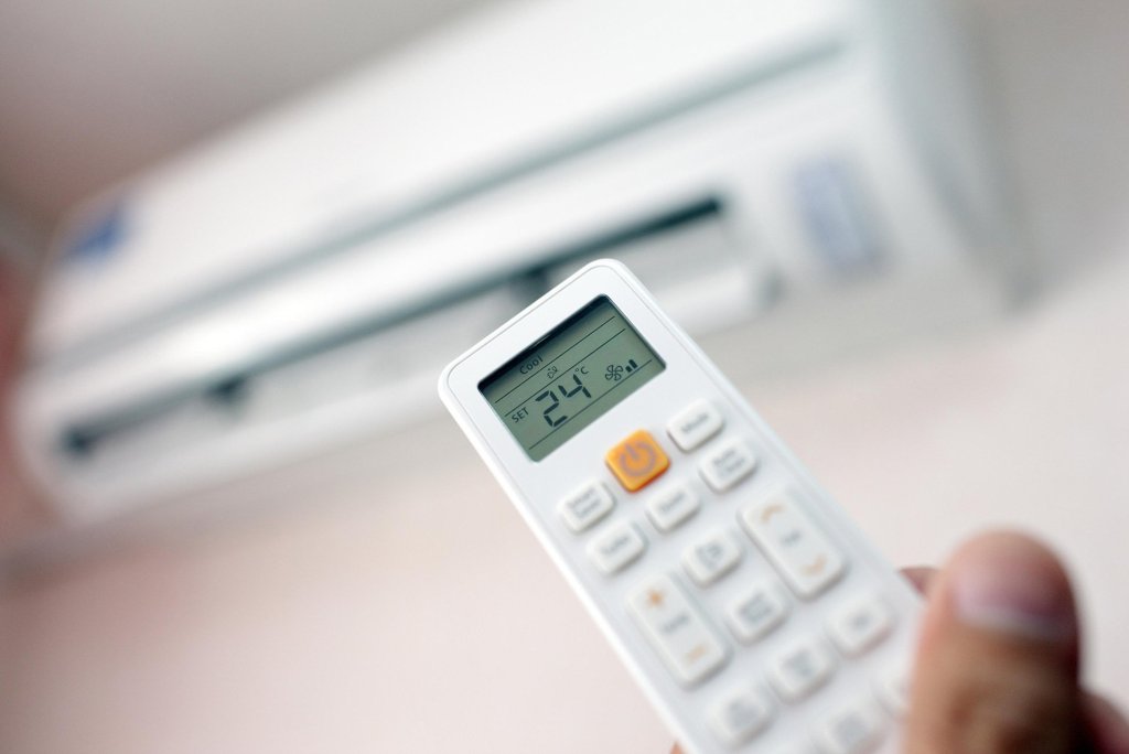 Air Conditioning Costs (UK 2026): Installation & Running Prices